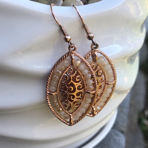 Rose Gold and Pear Jhummka style earring - Picture 4 of 6